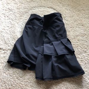 Lululemon size 4 tennis skirt.